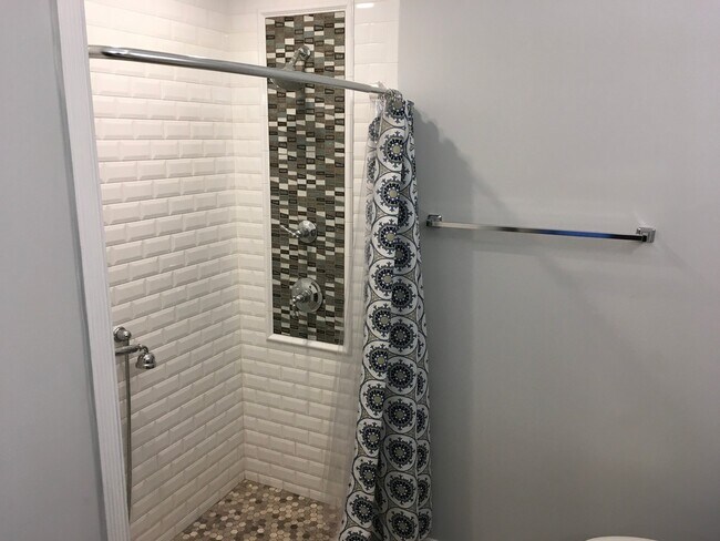 Building Photo - 9870 Watermill Cir