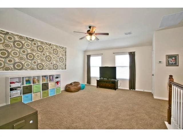 Building Photo - 401 Bluefinch Dr