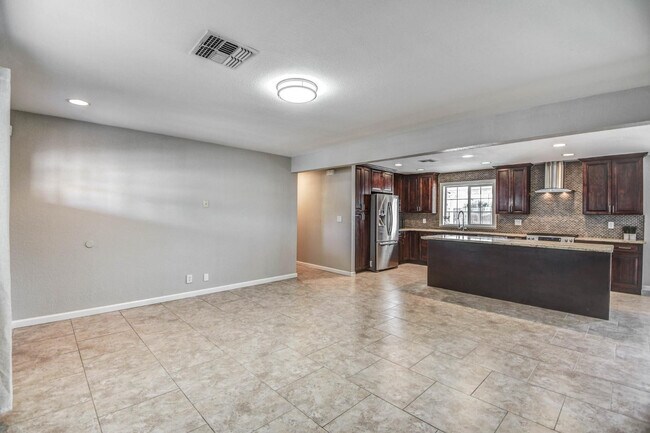 Building Photo - 21 E McKinley St