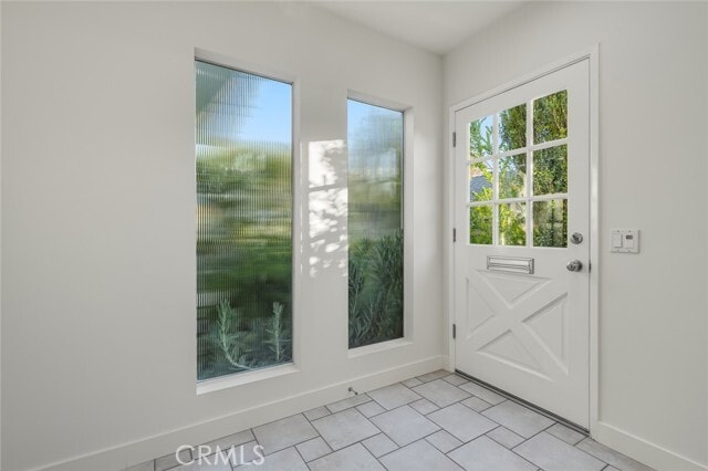 Building Photo - 372 Locust St