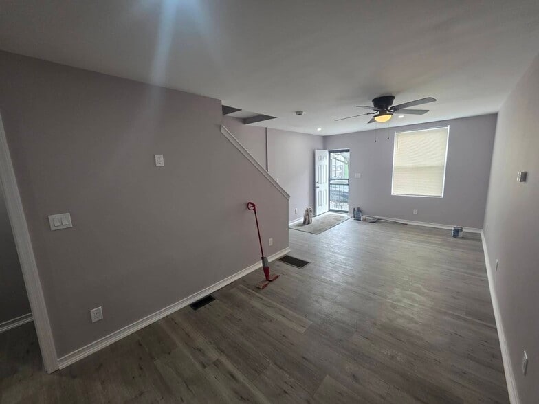 Building Photo - 2910 N Taylor St