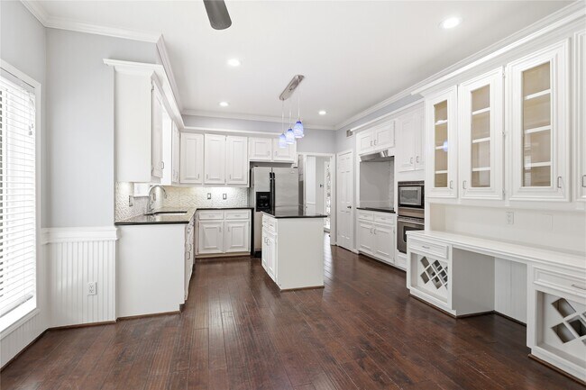 Building Photo - 11507 Del Monte Dr