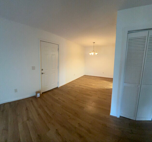 Building Photo - 2118 Acklen Ave