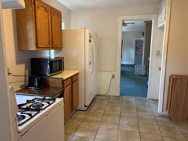 Building Photo - 305 N Elm Ave