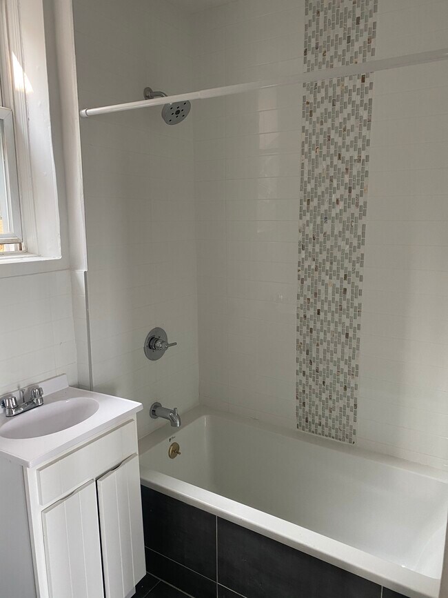 Building Photo - 93 Fairview Ave