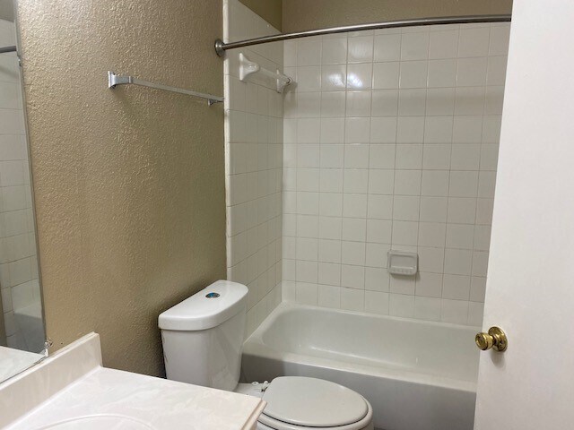 Building Photo - 5906 Drenner Park Ln
