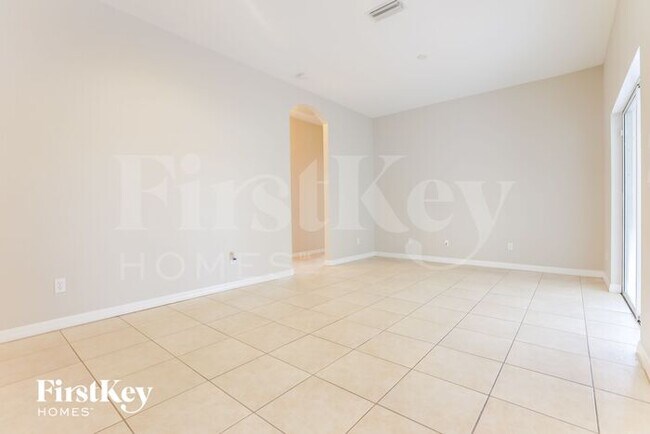 Building Photo - 4511 Jaslo Ave