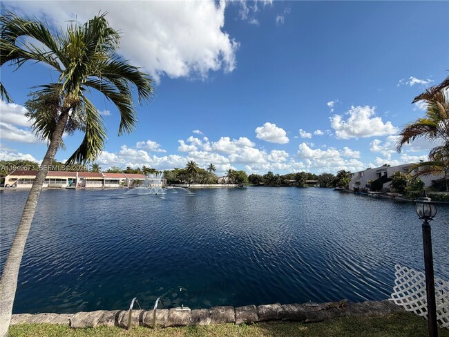 Building Photo - 7216 Jacaranda Ln