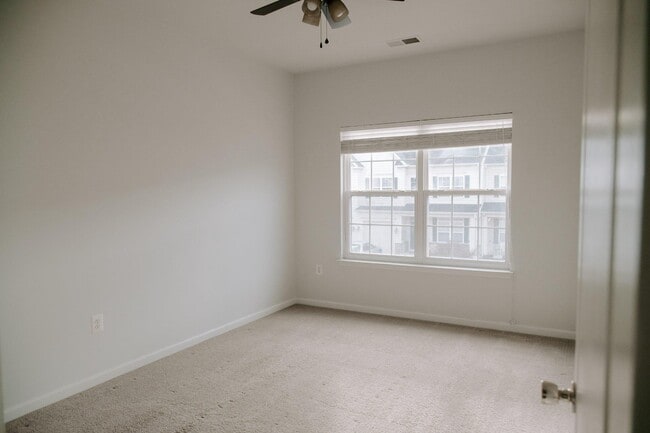 Building Photo - 110 Quinton Oaks Cir