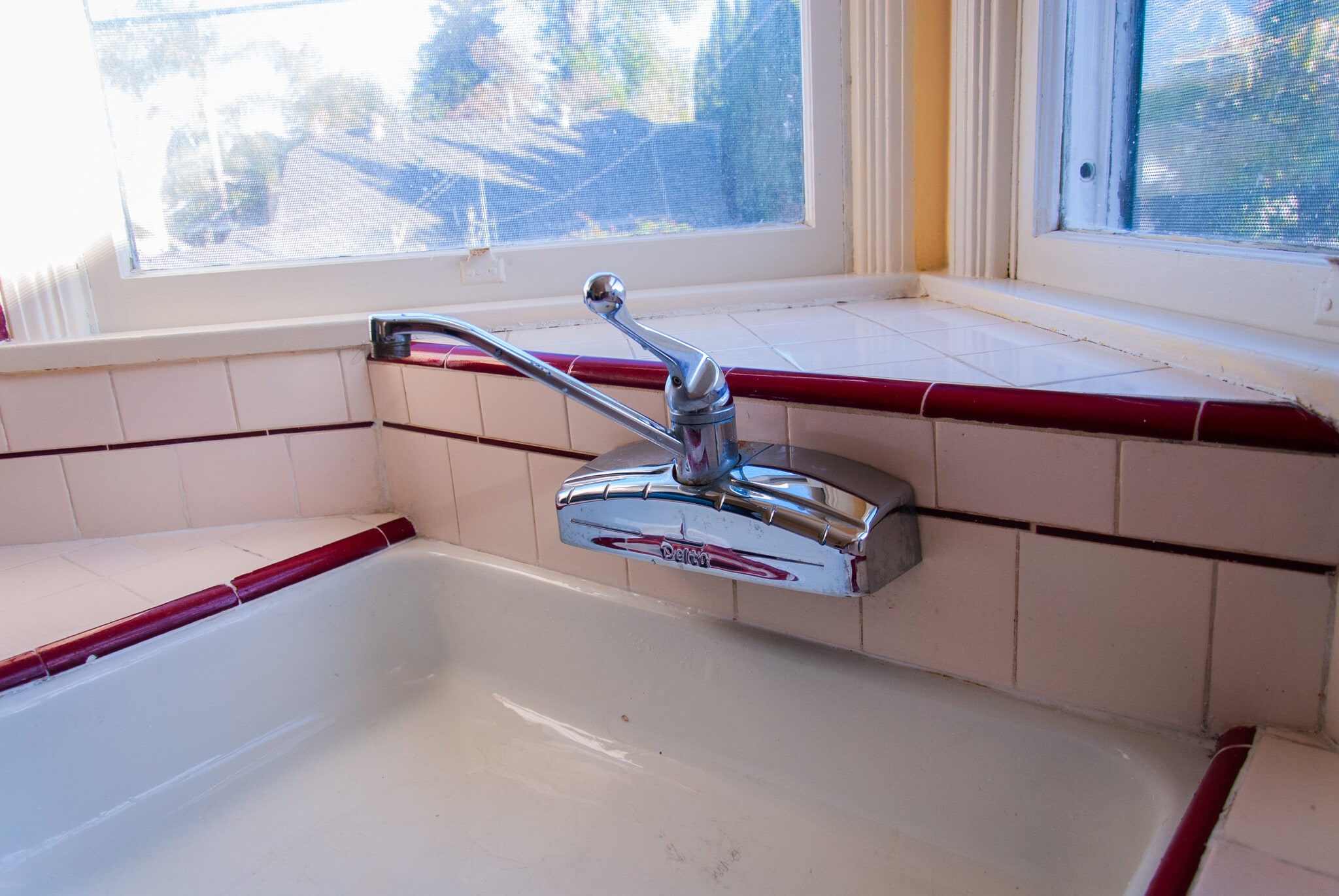 Corner sink in the kitchen. - 936 Palms Blvd