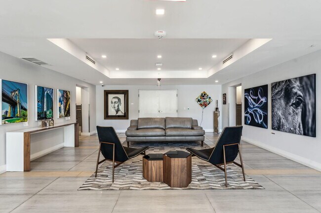 Building Photo - 111 SE 1st Ave