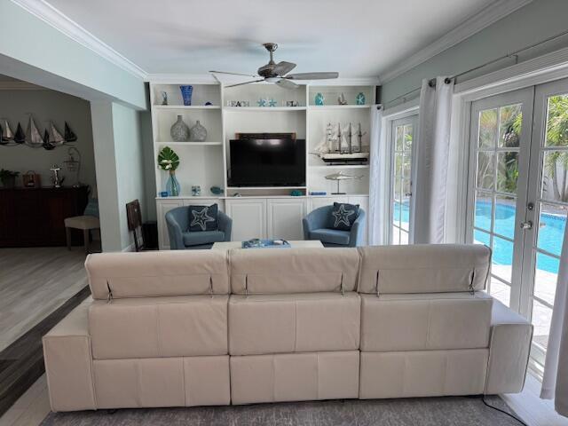 Building Photo - 908 SE 10th St