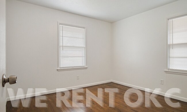 Building Photo - 132 W Jarman Dr