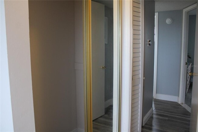 Building Photo - 4240 Ironwood Cir