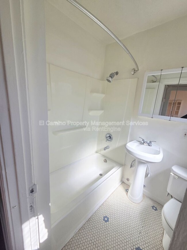 Building Photo - 2276 W 28th St