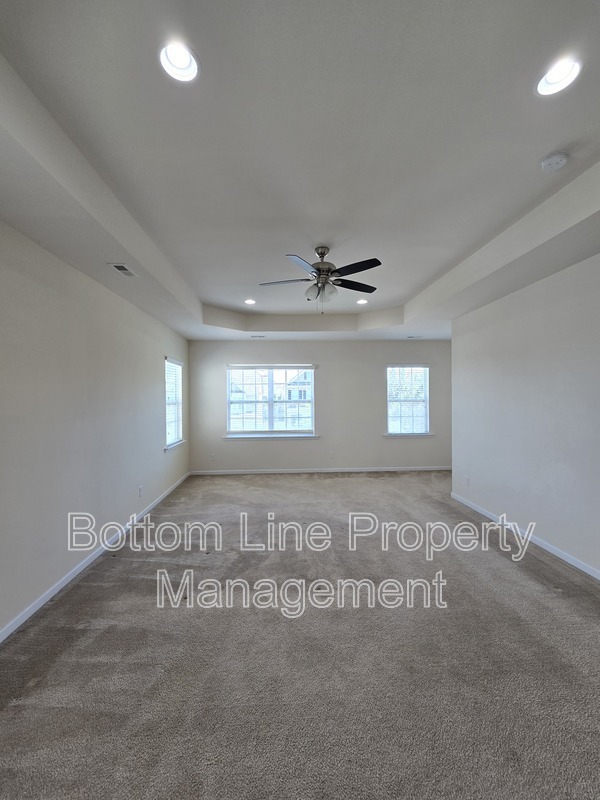 Building Photo - 10708 Sky Chase Ave NW