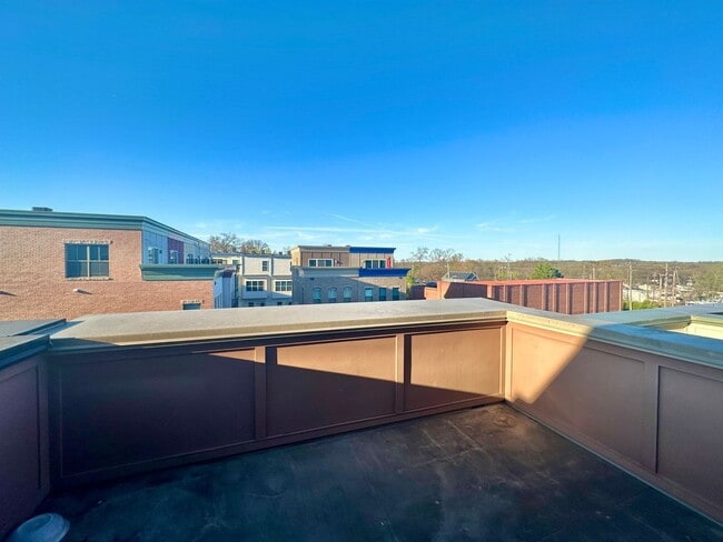 Building Photo - Amazing 3 BR/3.5 BA Townhome in Hyattsville!