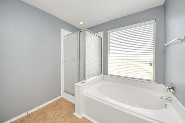 Building Photo - 2038 Eddlewood Ct