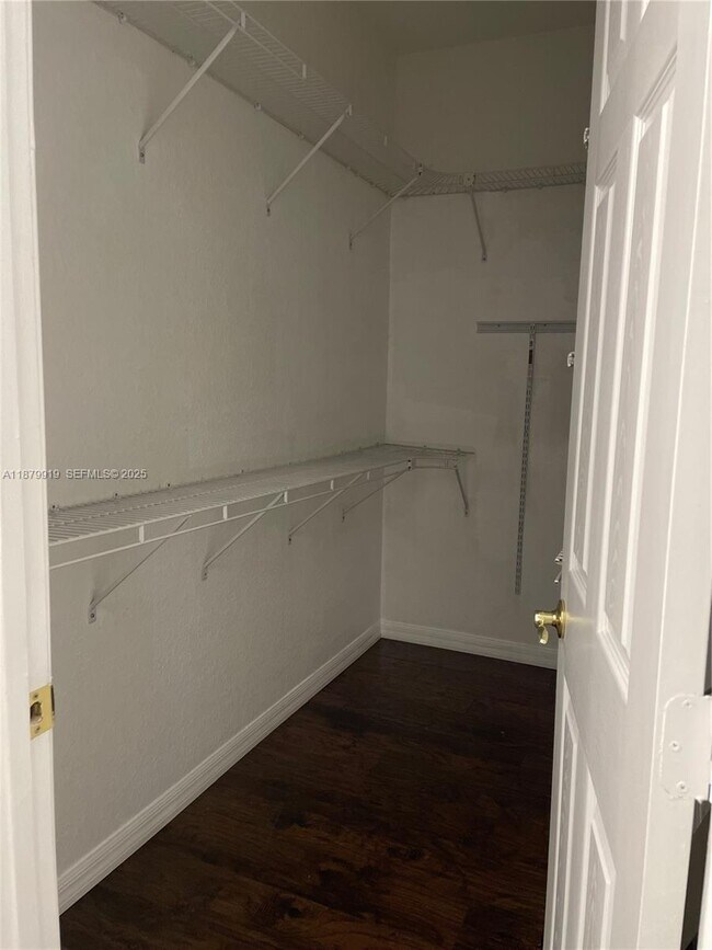 Building Photo - 2904 NW 33Rd Terrace