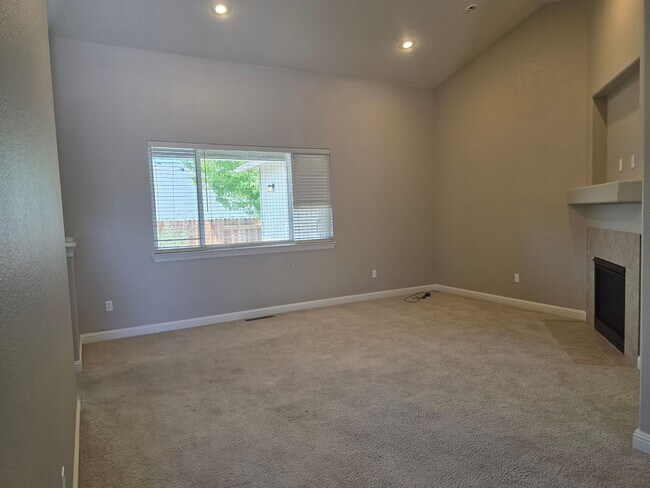 Building Photo - 1458 Cardiff Ct