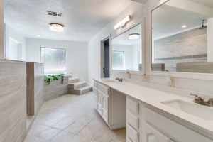 Building Photo - Recently Renovated Home!