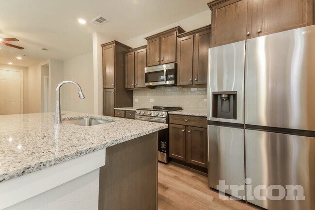 Building Photo - 2516 Finch Holw Dr