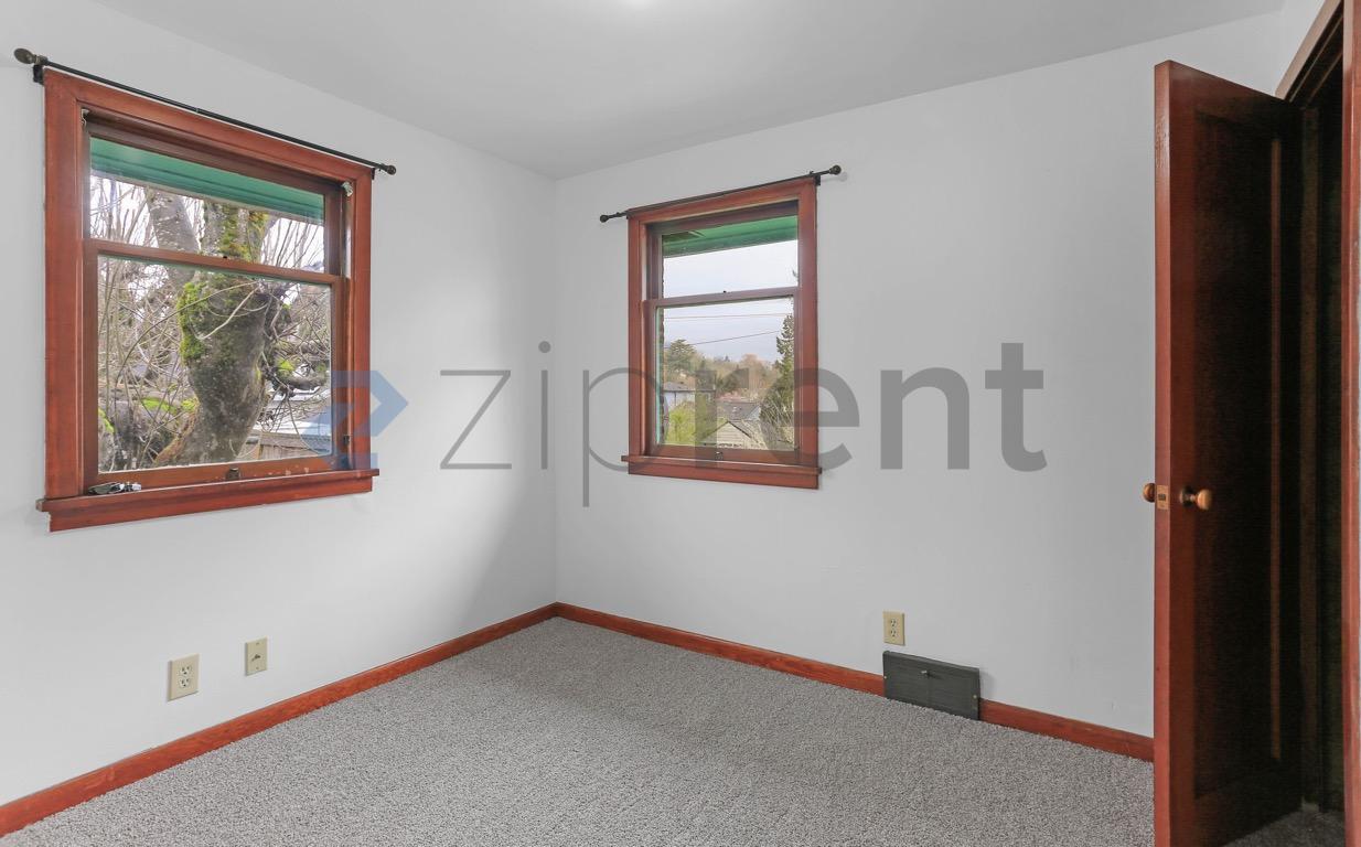 Building Photo - 1920 S Bayview St