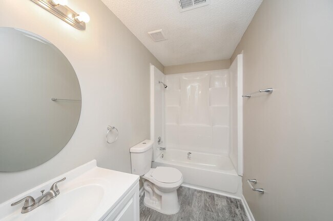 Building Photo - 6580 Silver Oak Cove