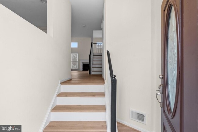 Building Photo - 13920 Baton Rouge Ct