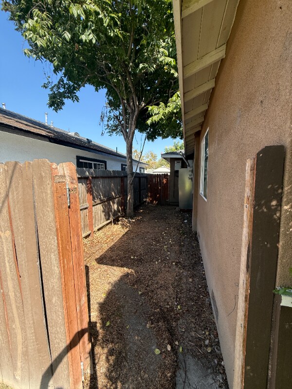 Building Photo - 1925 S Orange Ave