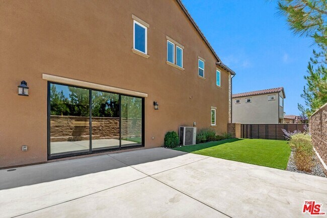 Building Photo - 20705 Butternut Cir