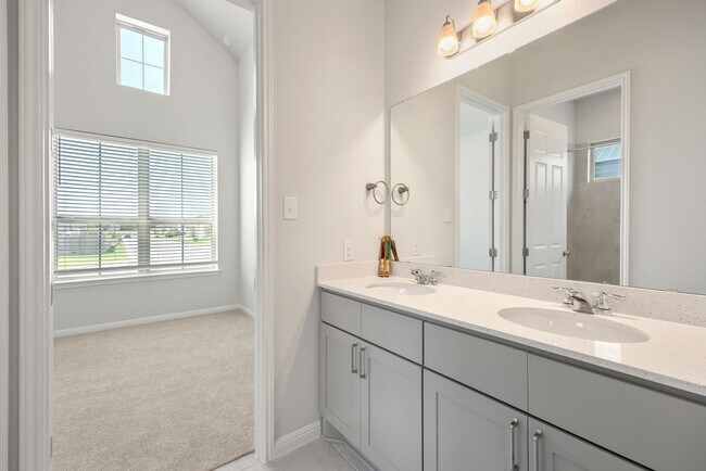 Building Photo - Like New in Texas Hill Country!!!!