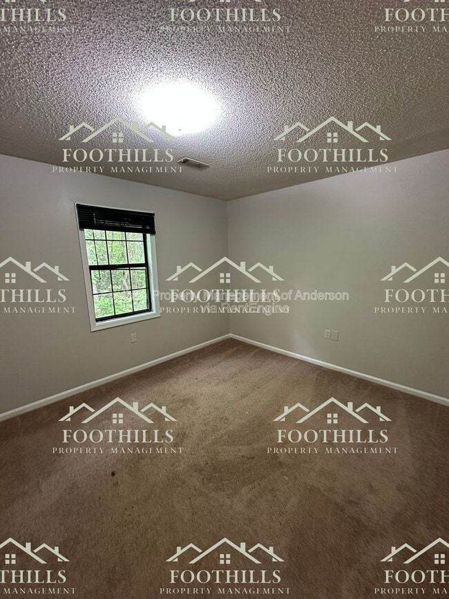 Building Photo - 119 Woodland Dr