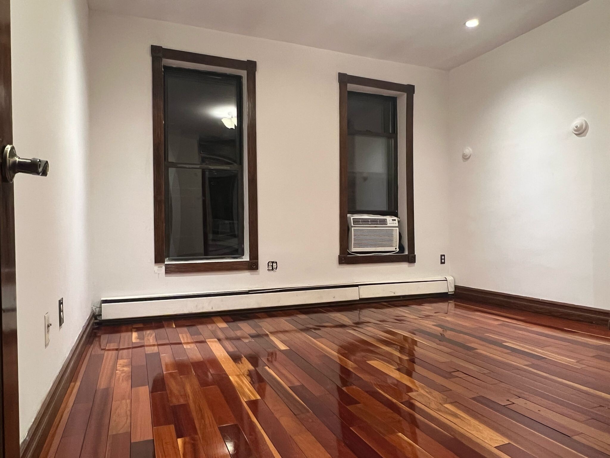 Building Photo - 933 Saint Marks Ave