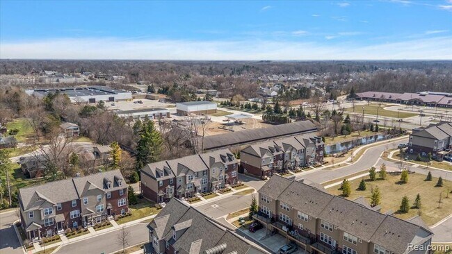 Building Photo - 2877 Hartwick Dr
