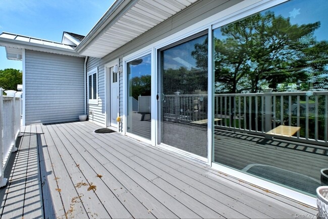Building Photo - 44 Fox Hill Dr