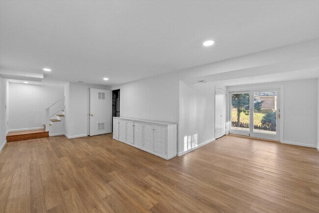 Building Photo - Welcome to this fantastic Colonial home, nestled in a quiet cul-de-sac and featuring an optional ...