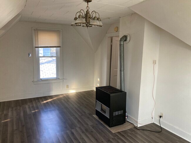 Living - 1504 N 2nd St