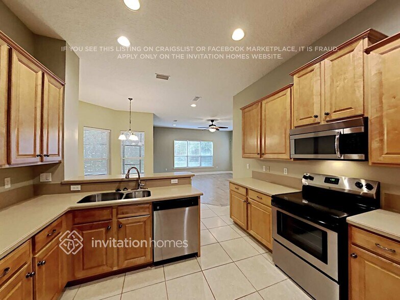 Building Photo - 2929 Oakgrove Ave