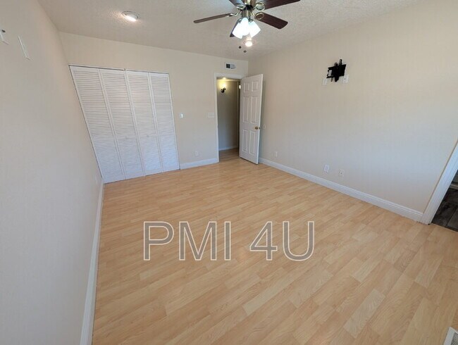 Building Photo - 4225 Penelope Pl NE