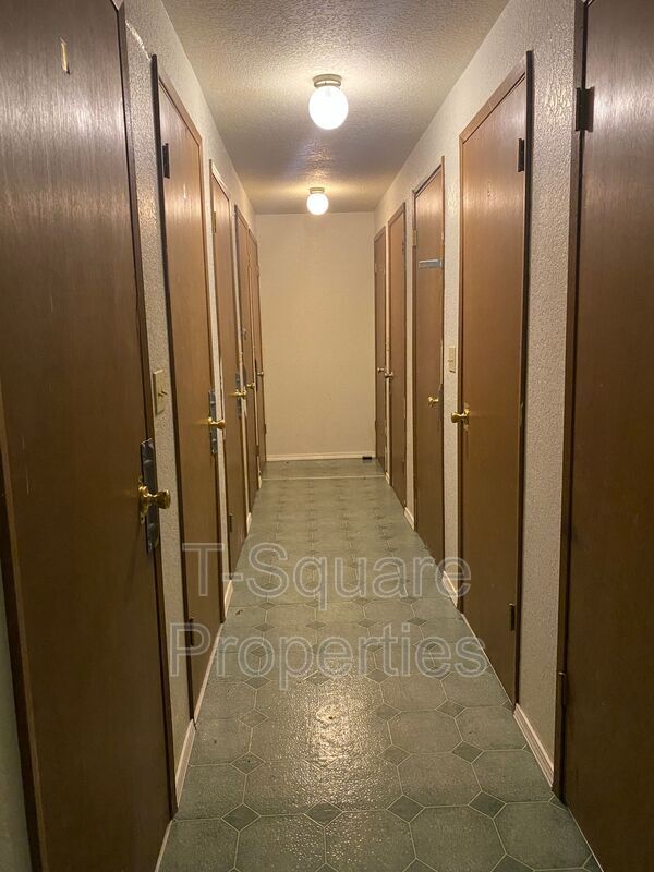 Building Photo - 7125 Rainier Dr