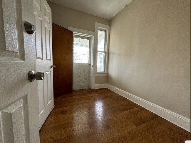 Unit 2 - 198 Myrtle Ave