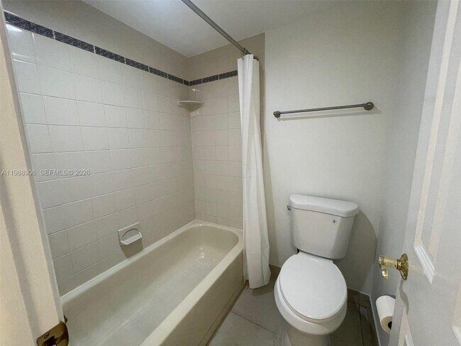 Building Photo - 9441 Live Oak Pl