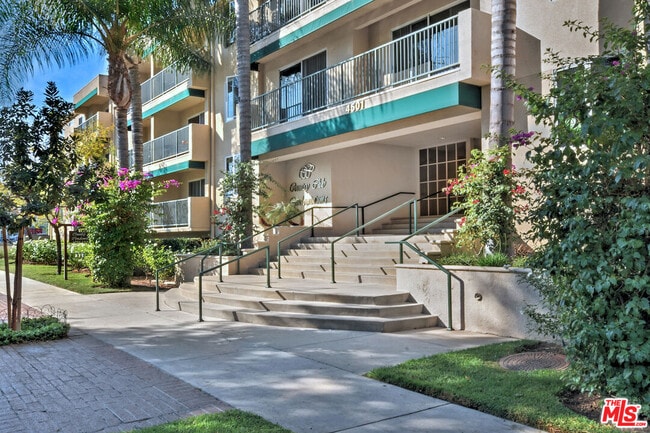 Building Photo - 4501 Cedros Ave