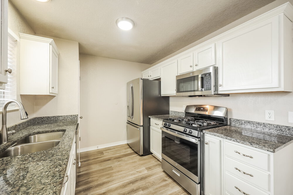 Building Photo - 819 Hueco Dr