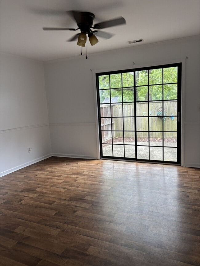 Building Photo - 406 W Harnett St