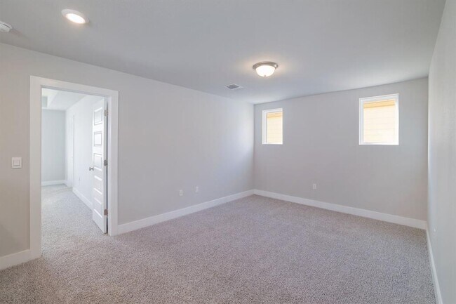 Building Photo - 7607 Eckington St