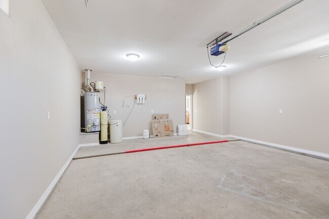 Building Photo - 4060 Wood Loop