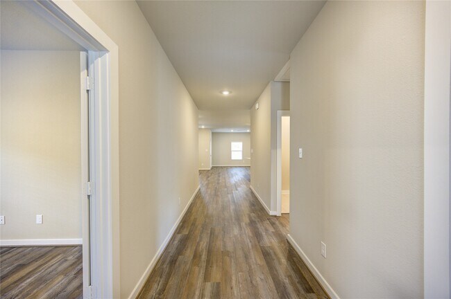 Building Photo - 6219 Lost Rdg Ln