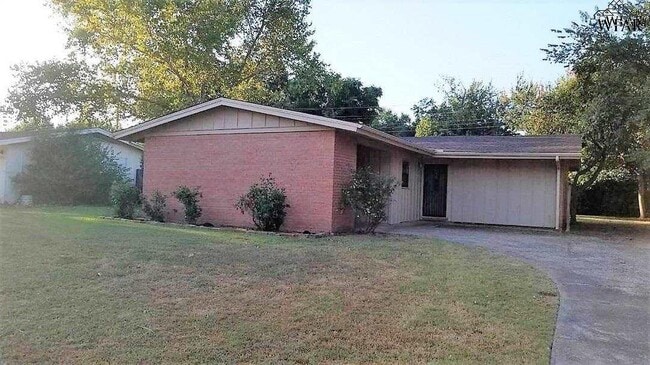 Primary Photo - 1553 Hanover Rd